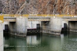 Image du Maroc Professionnelle de  Le Barrage Allal Al Fassi est situé dans la Province de Sefrou sur Oued Sebou avec un volume de stockage de 63.7 Mm3, il contrôle un bassin versant de 5.400 km2. Ce Barrage a été mis en service en 1990. But de l'ouvrage  production d'électricité, irrigation et protection contre les crues, Jeudi 8 septembre 2005. (Photo / Abdeljalil Bounhar) 